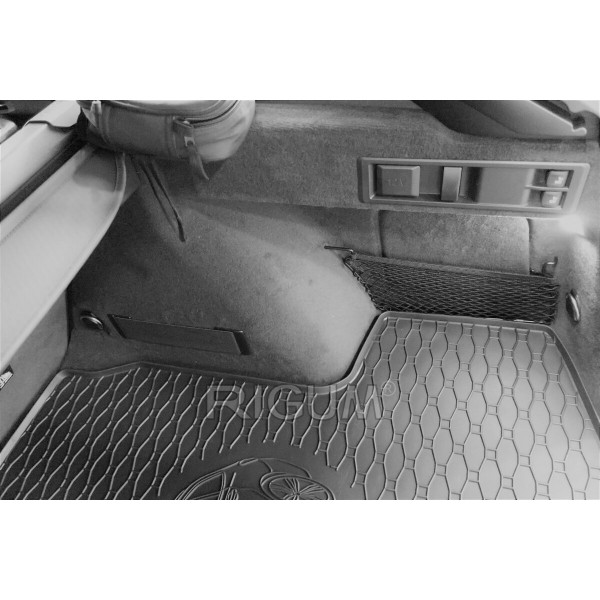 Гумена стелка за багажник BMW 3-та Серия G21 комби 2019 01 — CarShop.bg